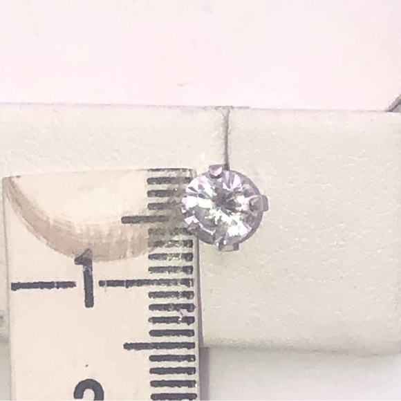 VTG Sterling Silver & Clear / White Round Cz Stud Earrings 7mm - Picture 6 of 6